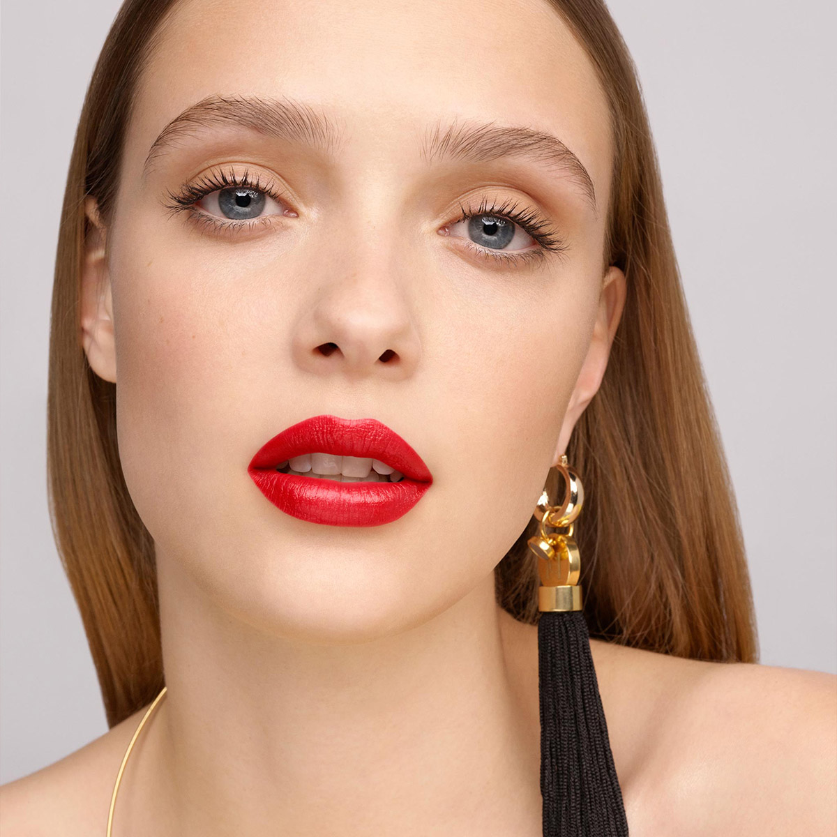 FABULOUS KISS SHEER LIPSTICK (LABIAL EFECTO BRILLANTE)